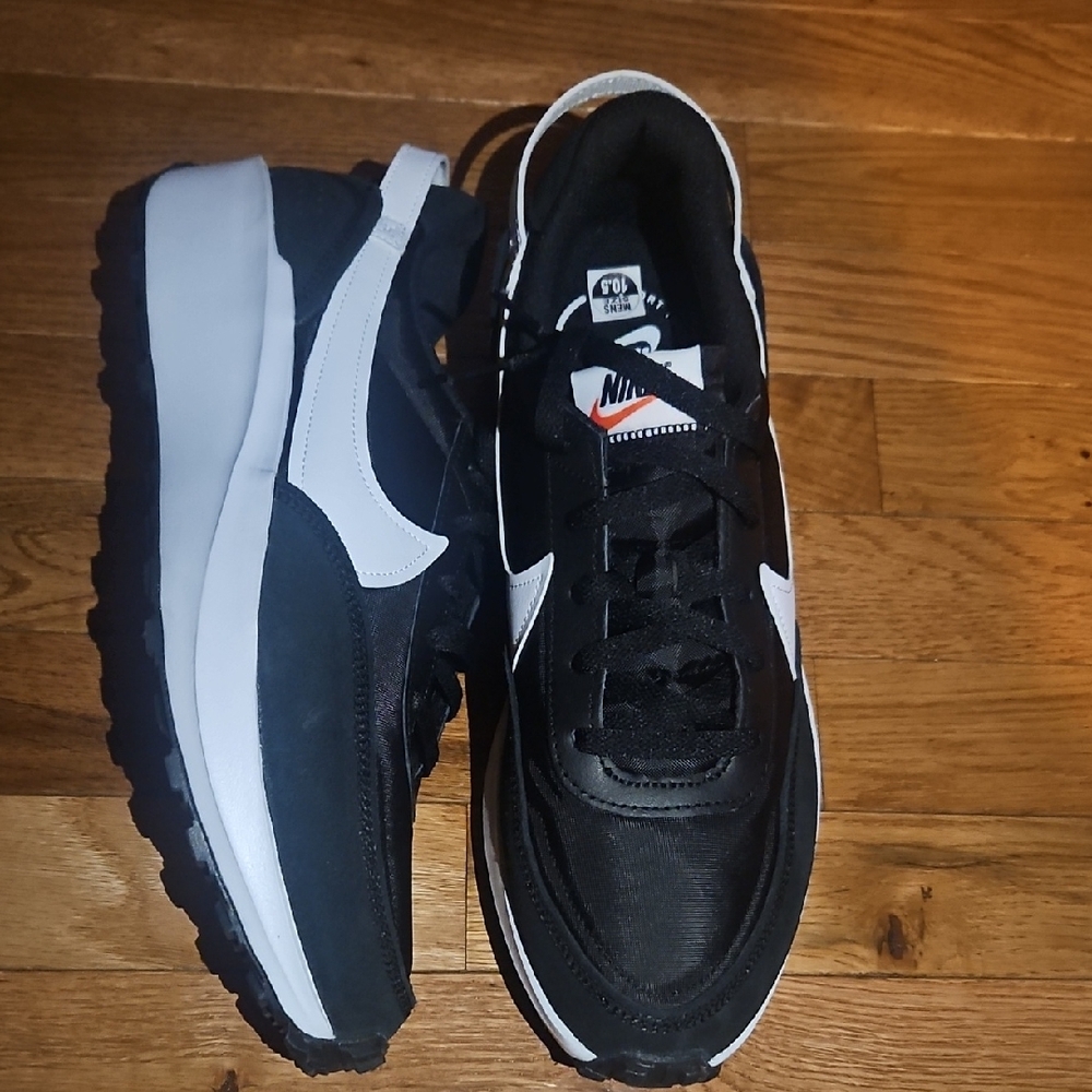 Nike Black and White Athletic Shoes